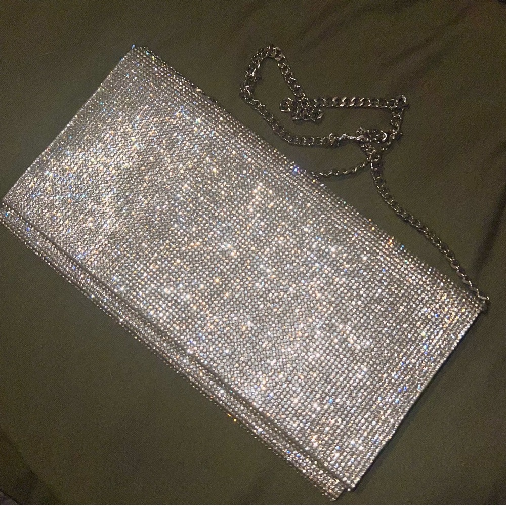 Wallet Chain clutch